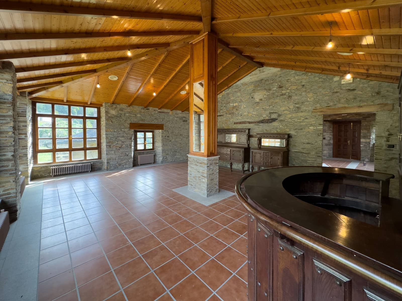 8 slaapkamer Finca/Landhuis te koop in A Pontenova - € 2.100.000 (Ref: 8630161)