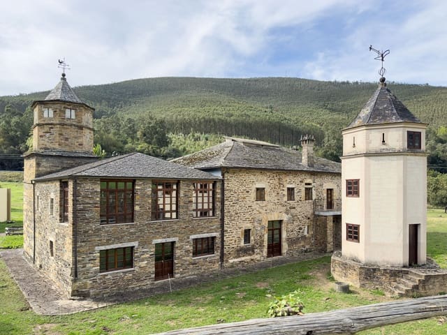 8 bedroom Finca/Country House for sale in A Pontenova - € 1,980,000 (Ref: 8630161)