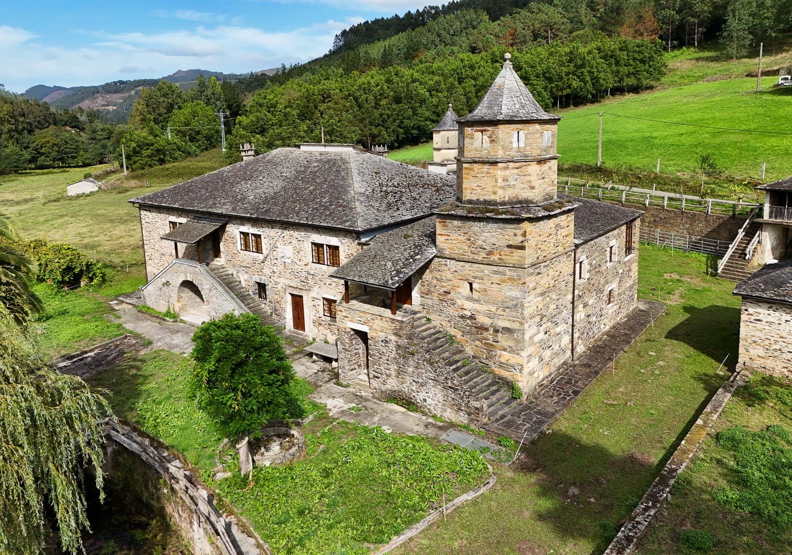 8 chambre Finca/Maison de Campagne à vendre à A Pontenova - 1 980 000 € (Ref: 8630161)