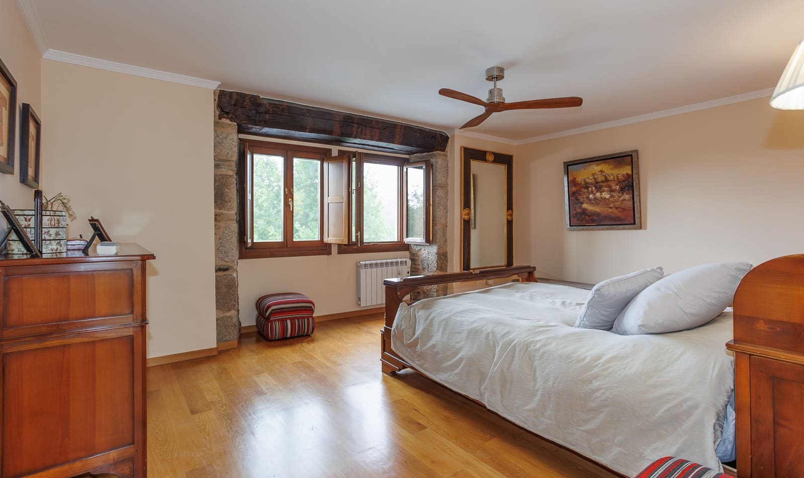 5 soveværelse Finca/Landehus til salg i Lugo by med swimmingpool - € 650.000 (Ref: 8630162)