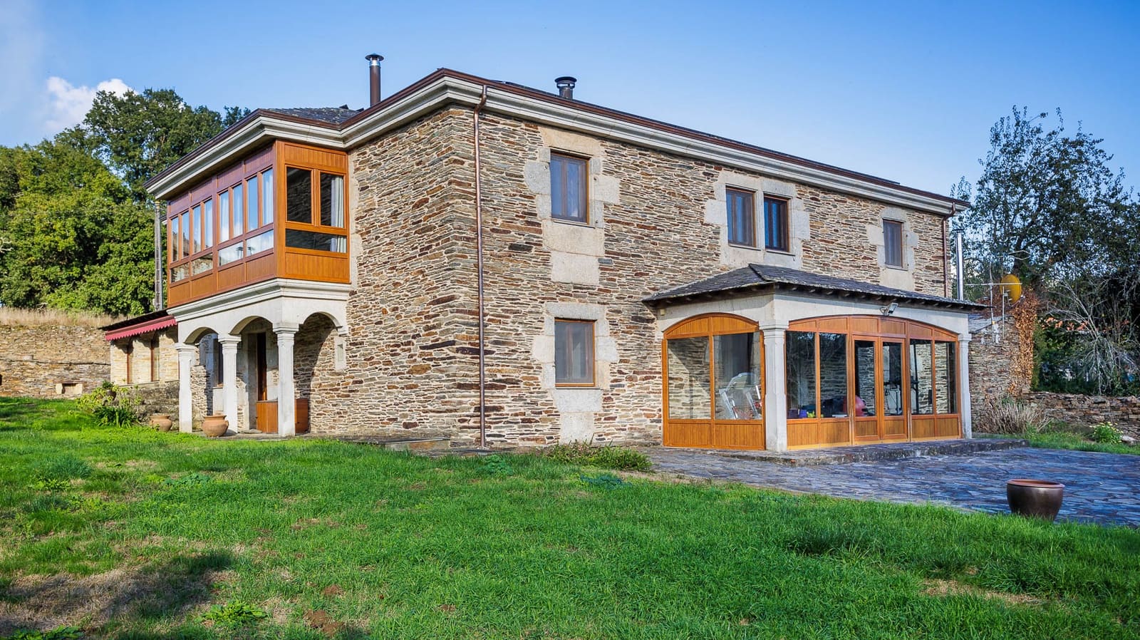 5 soveværelse Finca/Landehus til salg i Lugo by med swimmingpool - € 650.000 (Ref: 8630162)