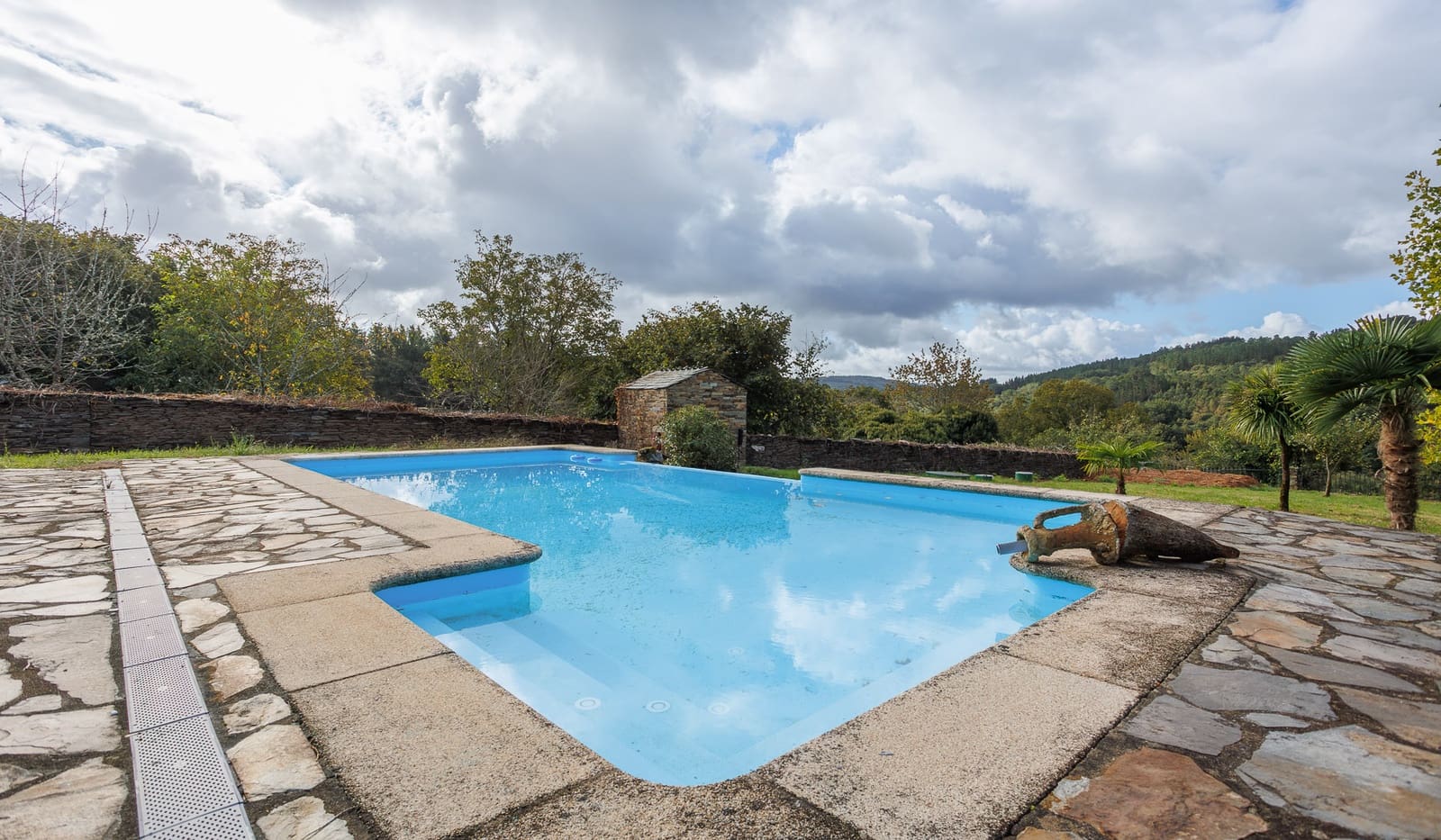 5 soveværelse Finca/Landehus til salg i Lugo by med swimmingpool - € 650.000 (Ref: 8630162)