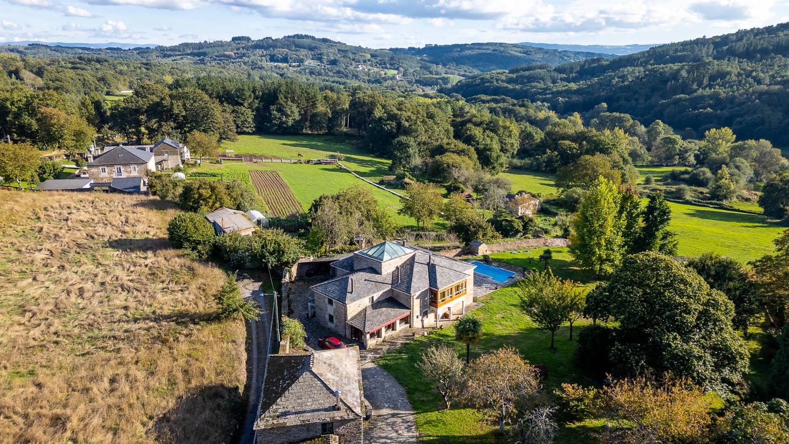5 soveværelse Finca/Landehus til salg i Lugo by med swimmingpool - € 650.000 (Ref: 8630162)