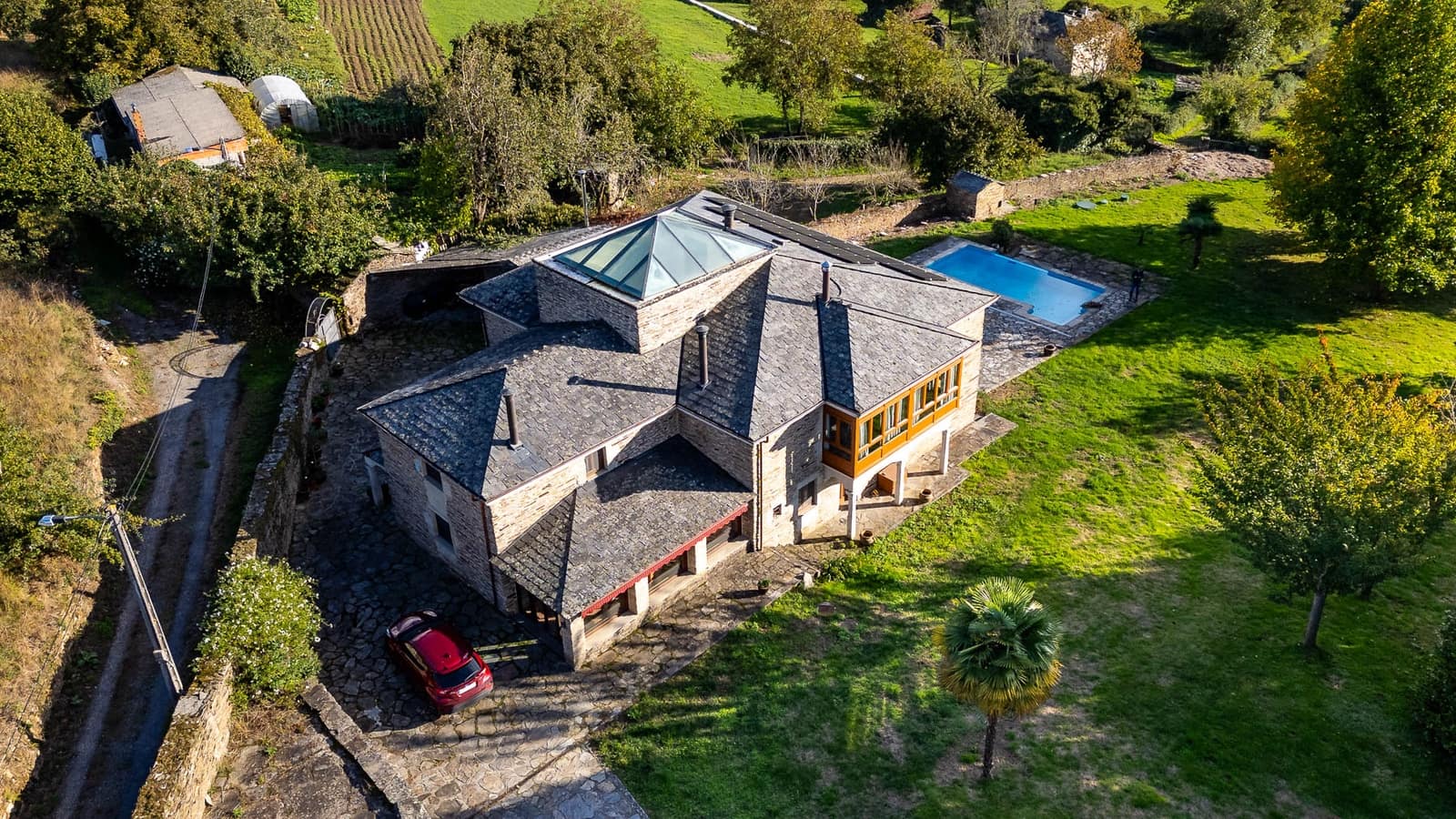 5 sypialnia Finka/Dom wiejski na sprzedaż w Miasto Lugo z basenem - 650 000 € (Ref: 8630162)