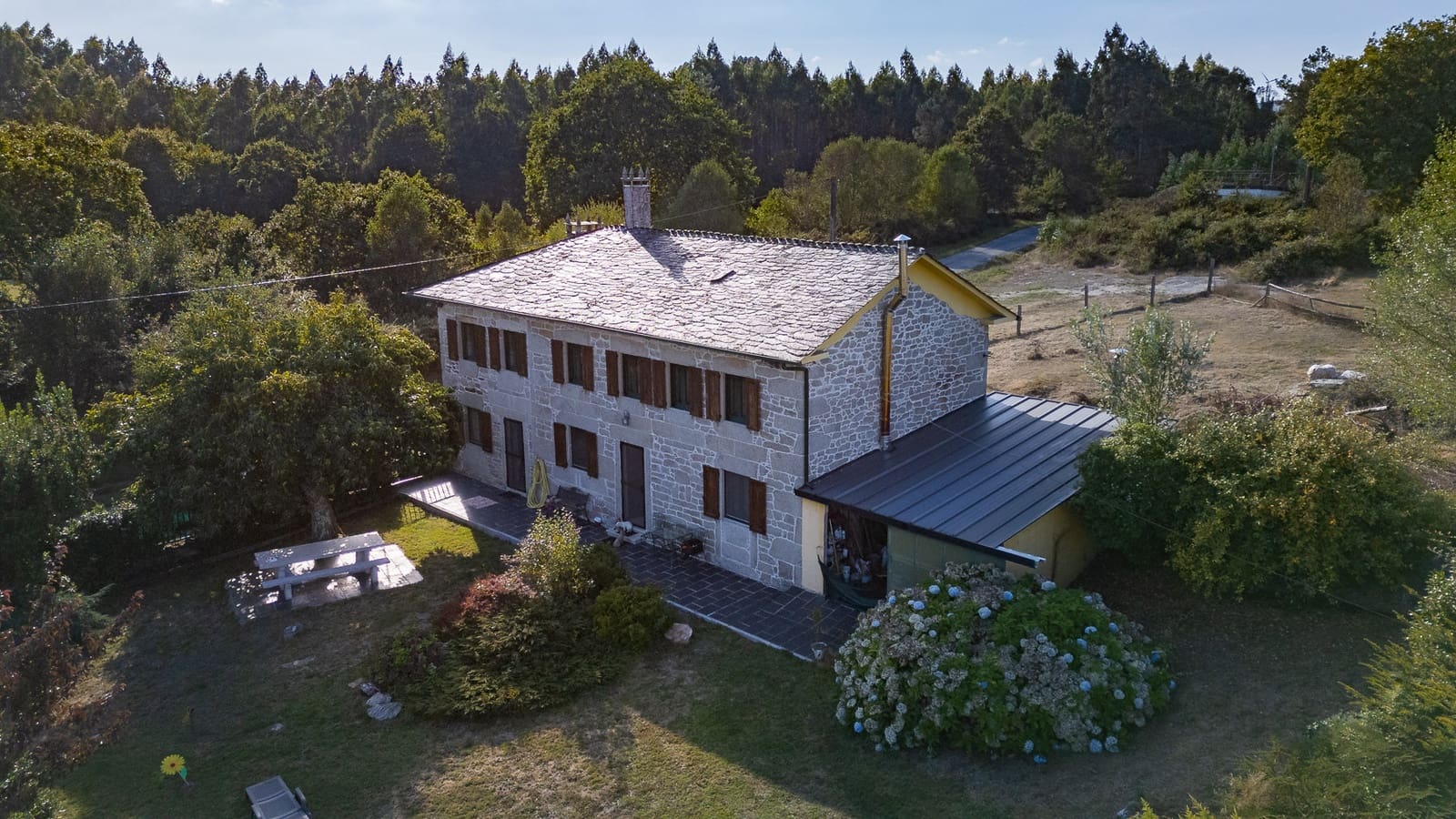 2 sypialnia Finka/Dom wiejski na sprzedaż w Guitiriz z garażem - 250 000 € (Ref: 8630165)