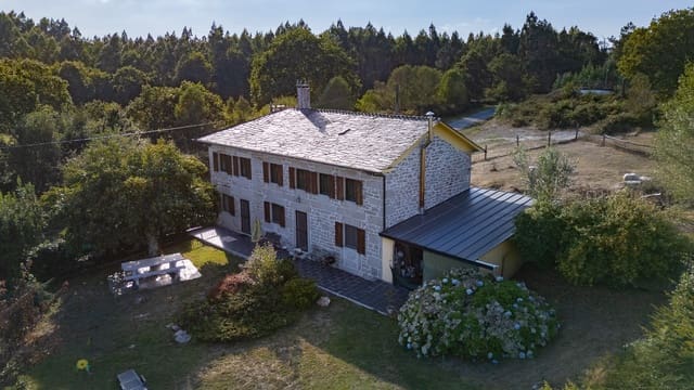 2 quarto Quinta/Casa Rural para venda em Guitiriz com garagem - 250 000 € (Ref: 8630165)