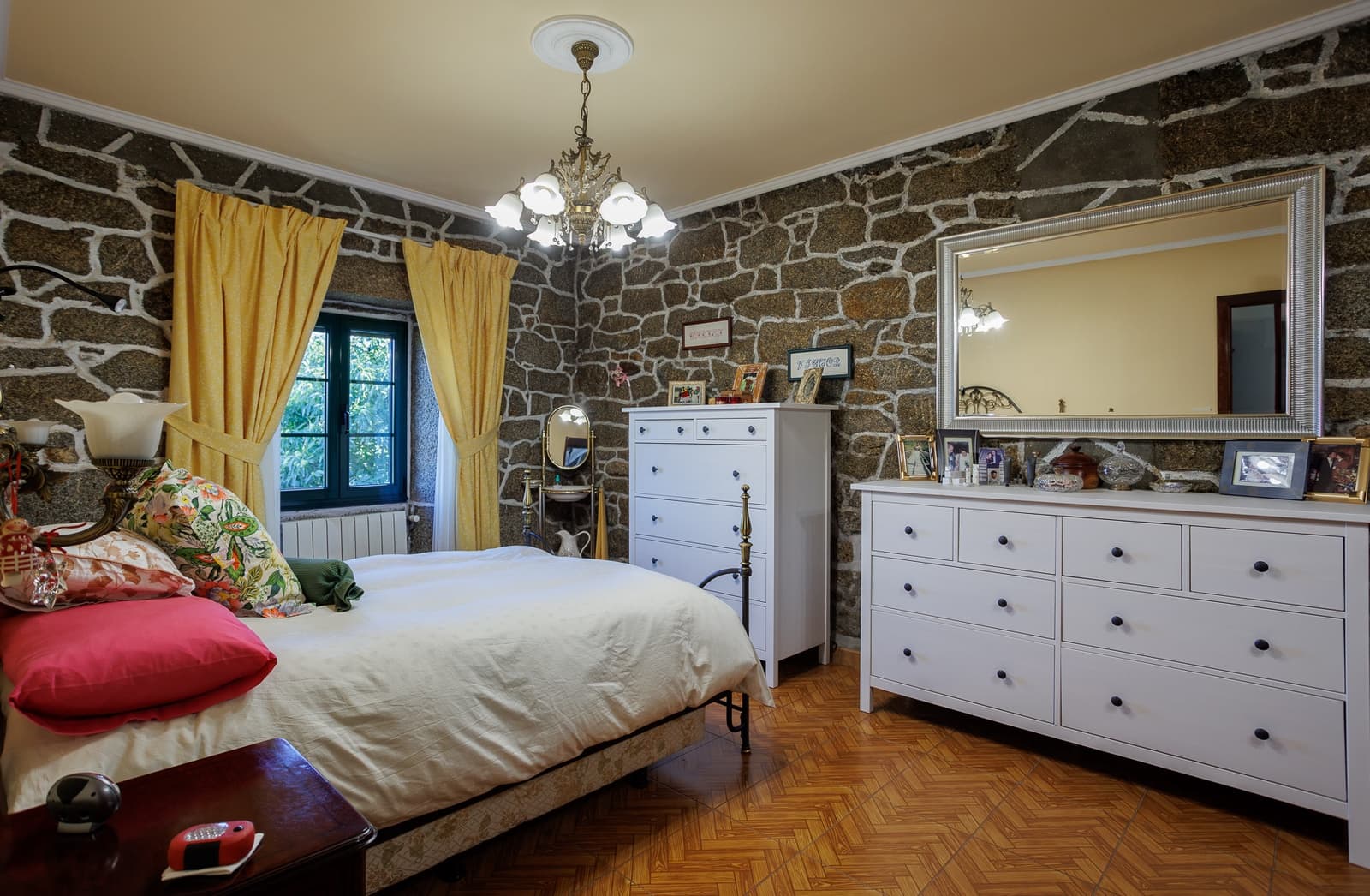 2 sypialnia Finka/Dom wiejski na sprzedaż w Guitiriz z garażem - 250 000 € (Ref: 8630165)