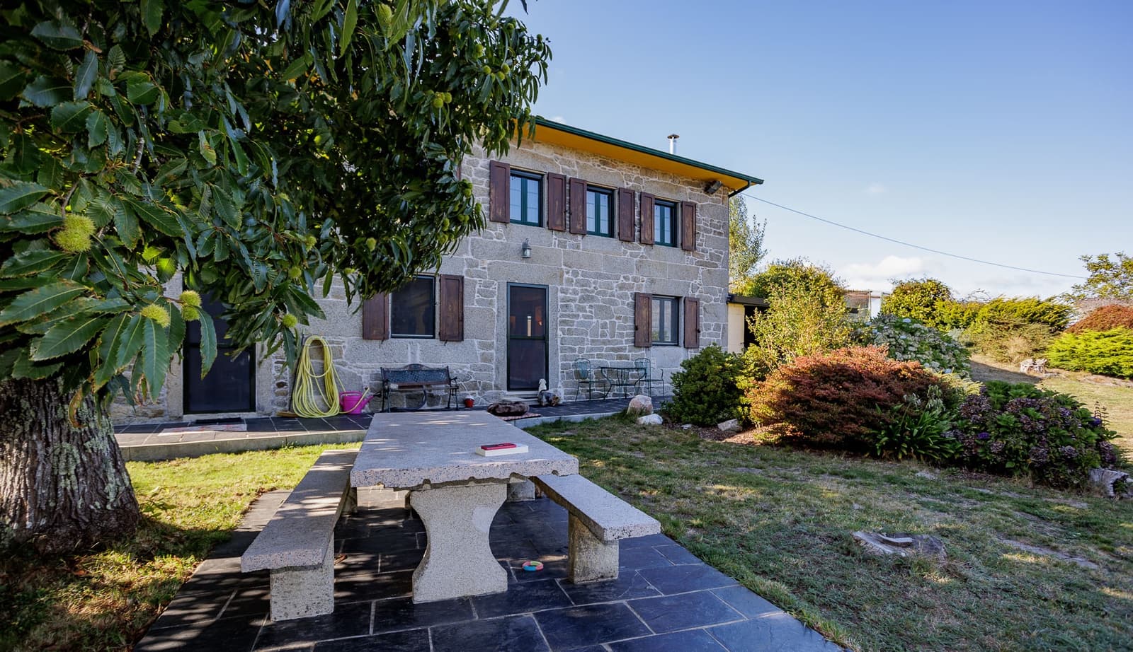 2 sypialnia Finka/Dom wiejski na sprzedaż w Guitiriz z garażem - 250 000 € (Ref: 8630165)