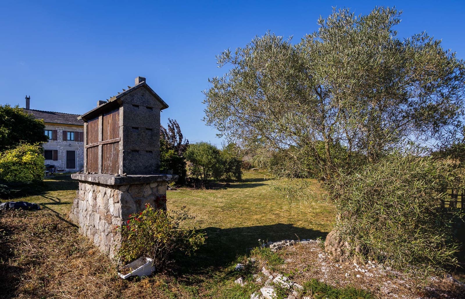 2 sypialnia Finka/Dom wiejski na sprzedaż w Guitiriz z garażem - 250 000 € (Ref: 8630165)