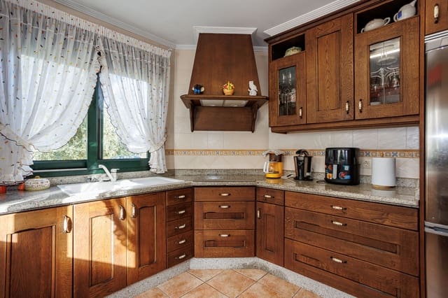 4 bedroom Finca/Country House for sale in Melide - € 300,000 (Ref: 8652938)