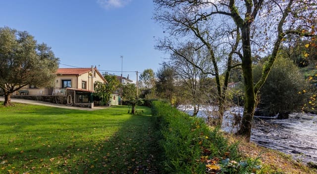 4 bedroom Finca/Country House for sale in Melide - € 300,000 (Ref: 8652938)