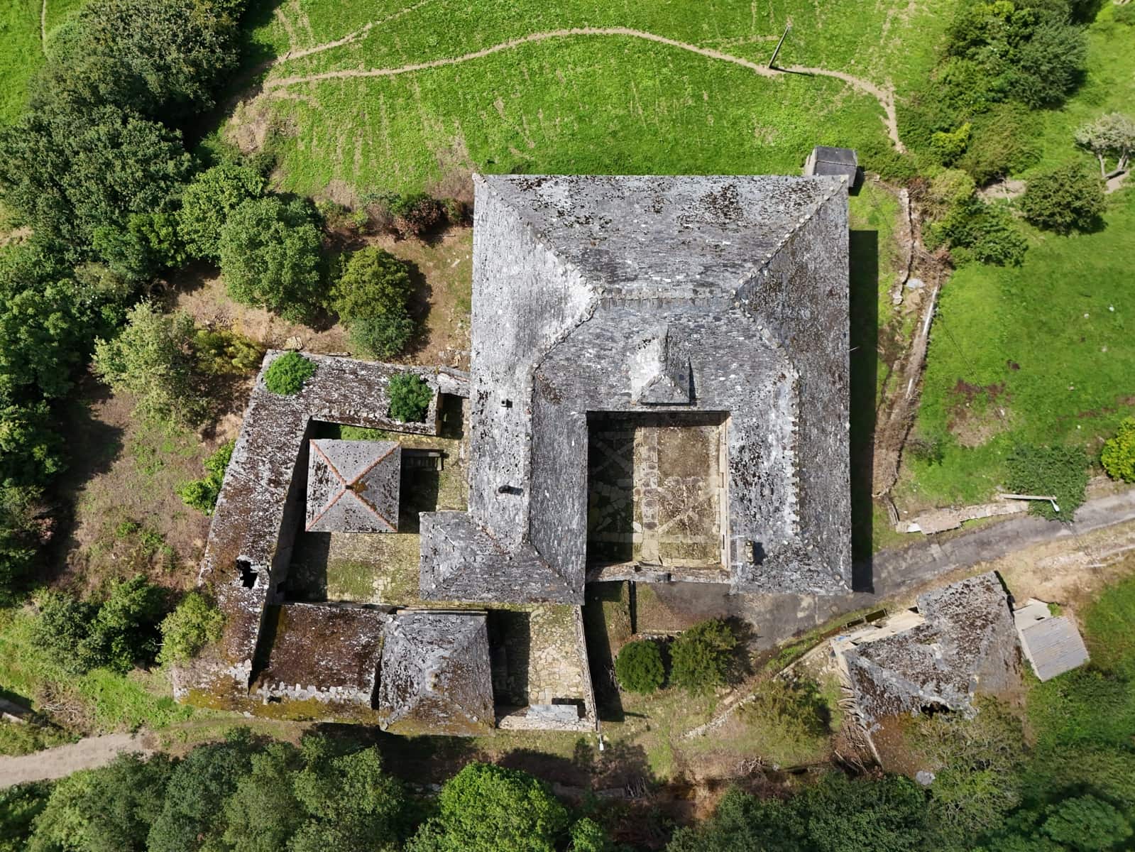 15 soveværelse Finca/Landehus til salg i Vegadeo - € 750.000 (Ref: 8658352)