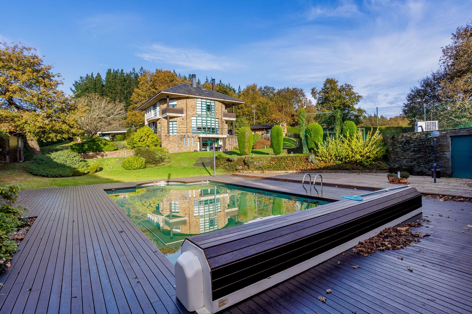 4 soveværelse Finca/Landehus til salg i Lugo by med swimmingpool - € 570.000 (Ref: 8712651)