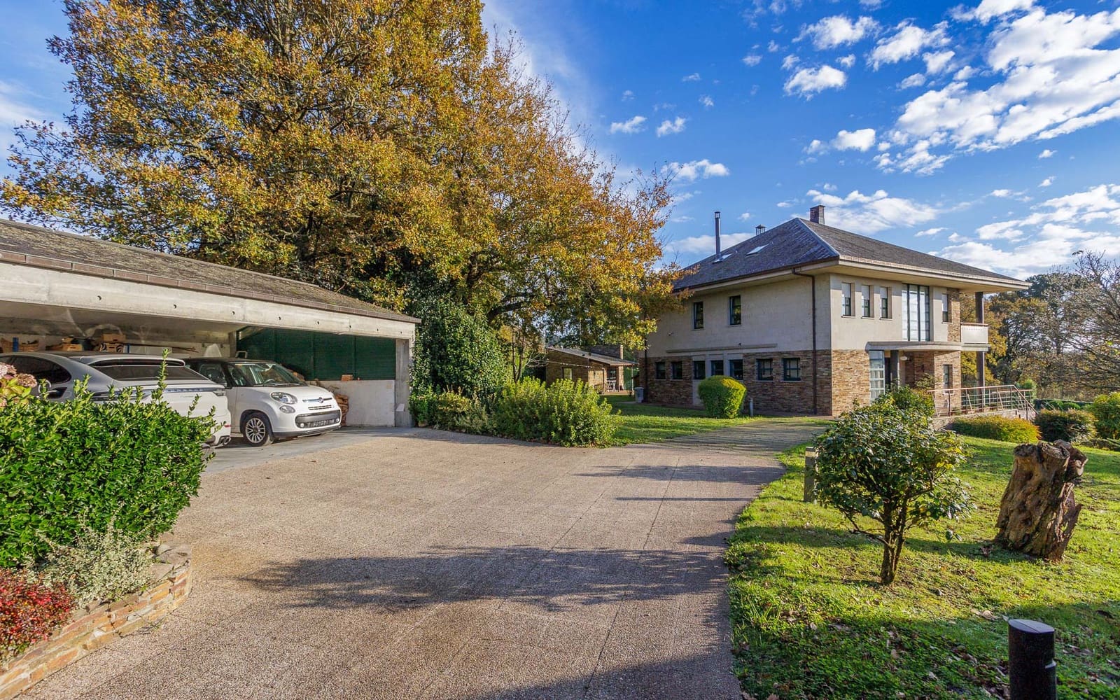 4 soveværelse Finca/Landehus til salg i Lugo by med swimmingpool - € 570.000 (Ref: 8712651)