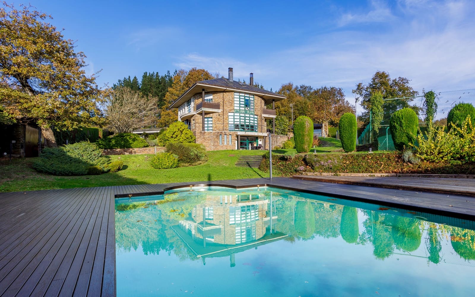 4 soveværelse Finca/Landehus til salg i Lugo by med swimmingpool - € 570.000 (Ref: 8712651)