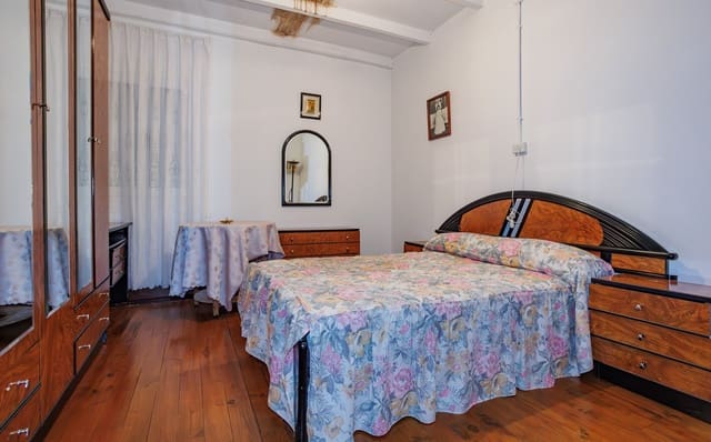 8 quarto Quinta/Casa Rural para venda em Cospeito com garagem - 190 000 € (Ref: 8737361)