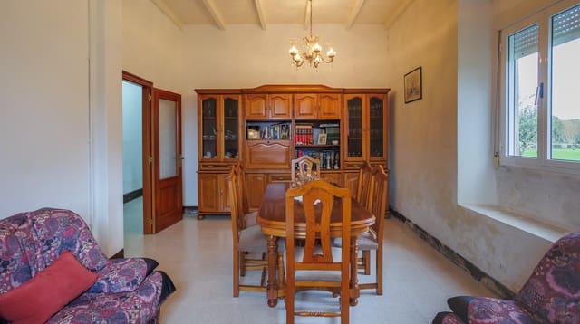 8 quarto Quinta/Casa Rural para venda em Cospeito com garagem - 190 000 € (Ref: 8737361)