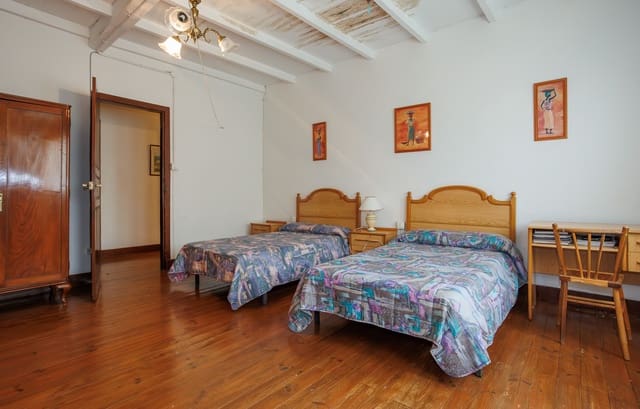 8 quarto Quinta/Casa Rural para venda em Cospeito com garagem - 190 000 € (Ref: 8737361)