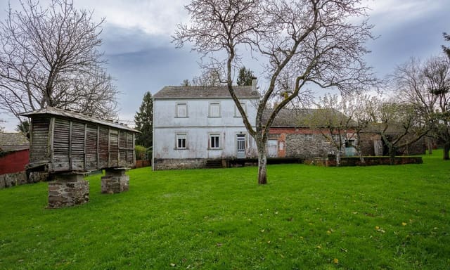 8 quarto Quinta/Casa Rural para venda em Cospeito com garagem - 190 000 € (Ref: 8737361)