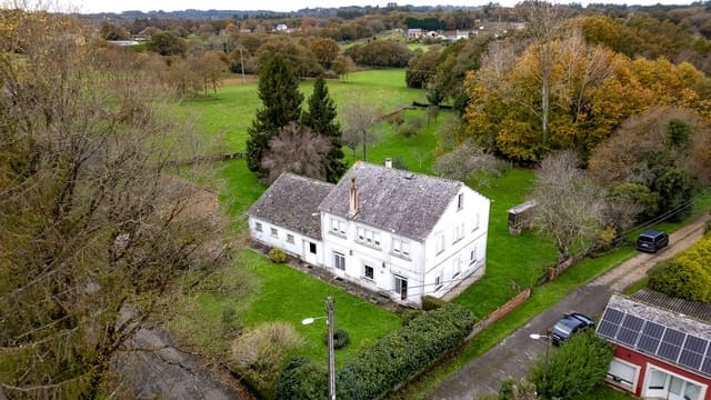 8 quarto Quinta/Casa Rural para venda em Cospeito com garagem - 190 000 € (Ref: 8737361)
