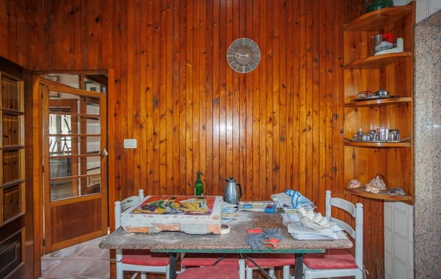 6 soveværelse Finca/Landehus til salg i Noia med garage - € 350.000 (Ref: 8757835)