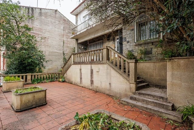 6 soveværelse Finca/Landehus til salg i Noia med garage - € 350.000 (Ref: 8757835)
