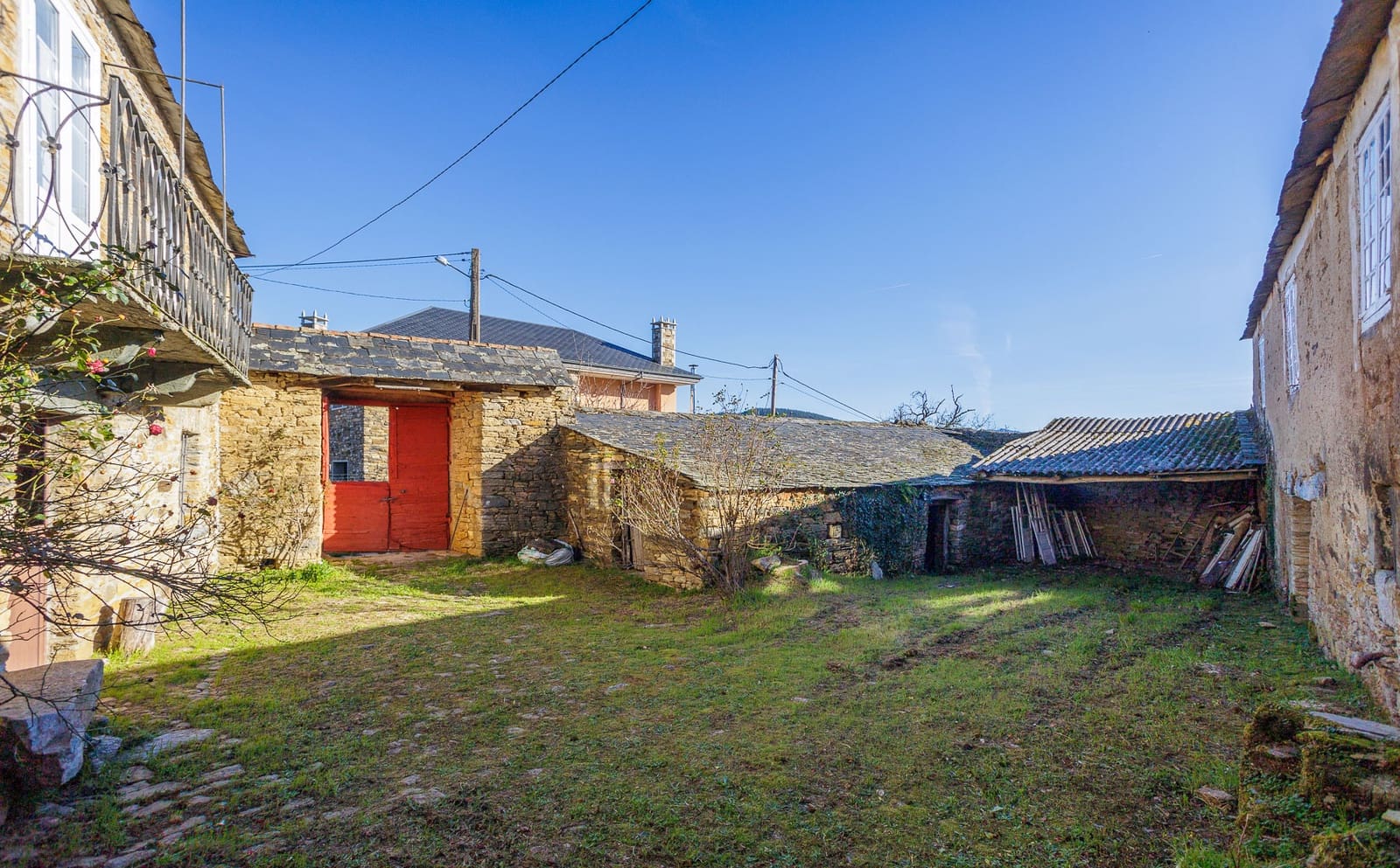 7 soveværelse Finca/Landehus til salg i Becerrea - € 190.000 (Ref: 8770920)