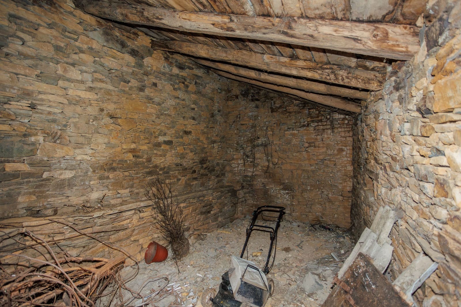 7 soveværelse Finca/Landehus til salg i Becerrea - € 190.000 (Ref: 8770920)