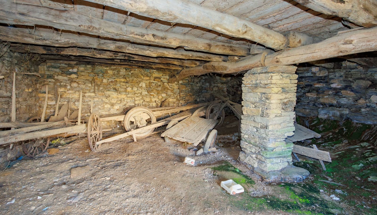 7 soveværelse Finca/Landehus til salg i Becerrea - € 190.000 (Ref: 8770920)