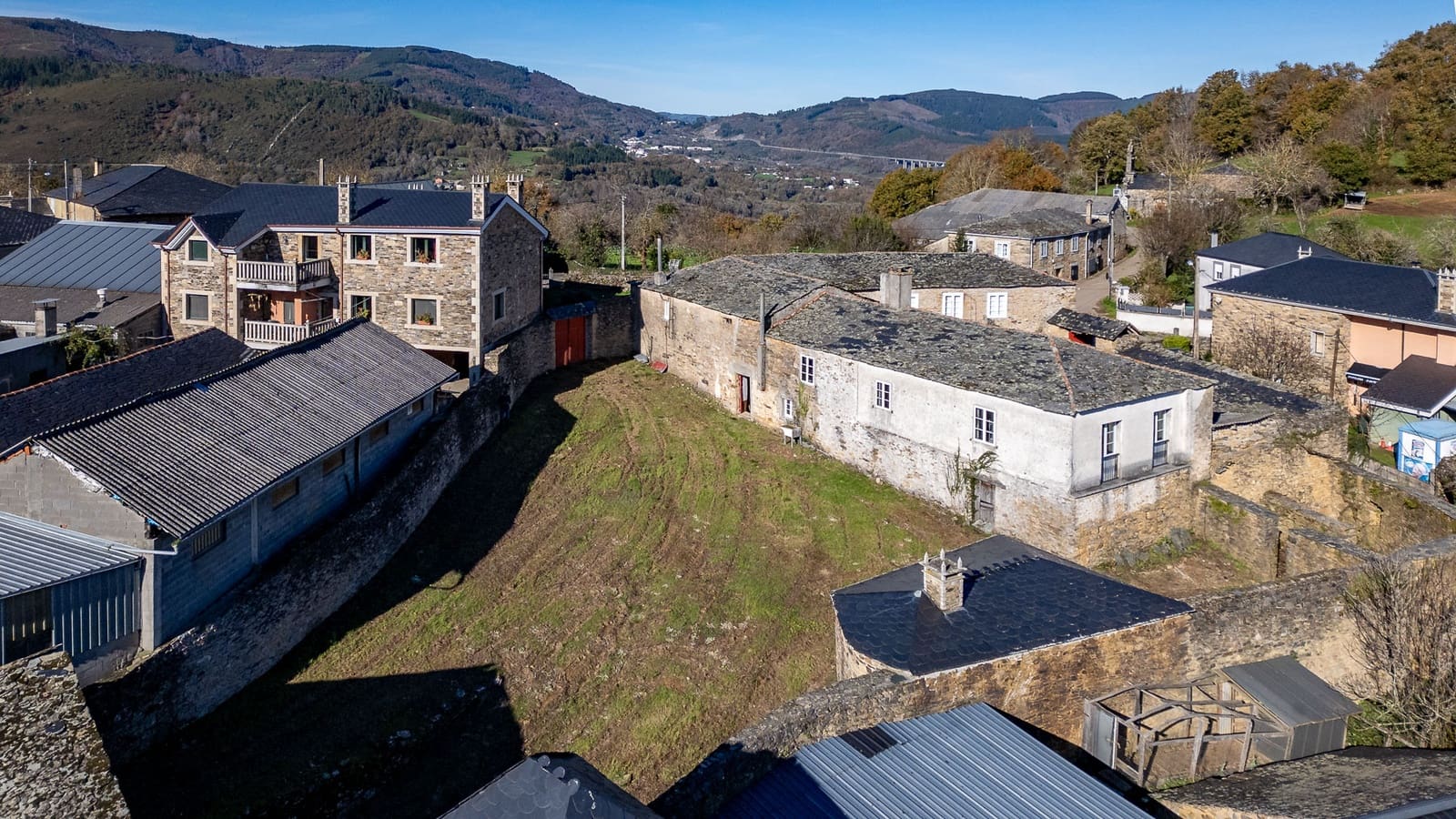 7 soveværelse Finca/Landehus til salg i Becerrea - € 190.000 (Ref: 8770920)