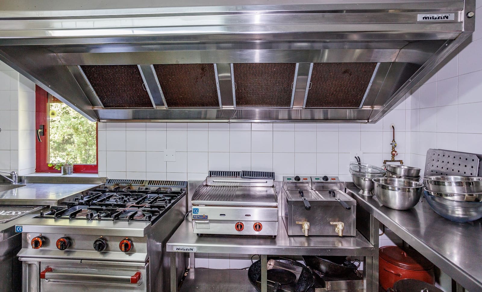 4 soveværelse Virksomhed til salg i Coles med swimmingpool - € 390.000 (Ref: 8781317)