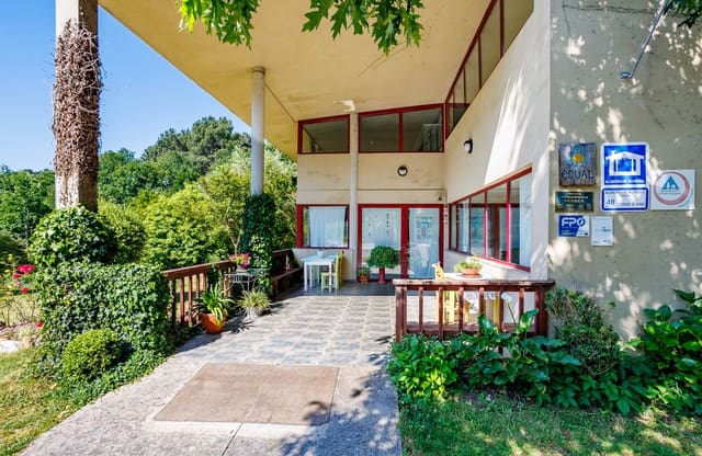 4 makuuhuone Yritys myytävänä paikassa Coles mukana uima-altaan - 390 000 € (Ref: 8781317)