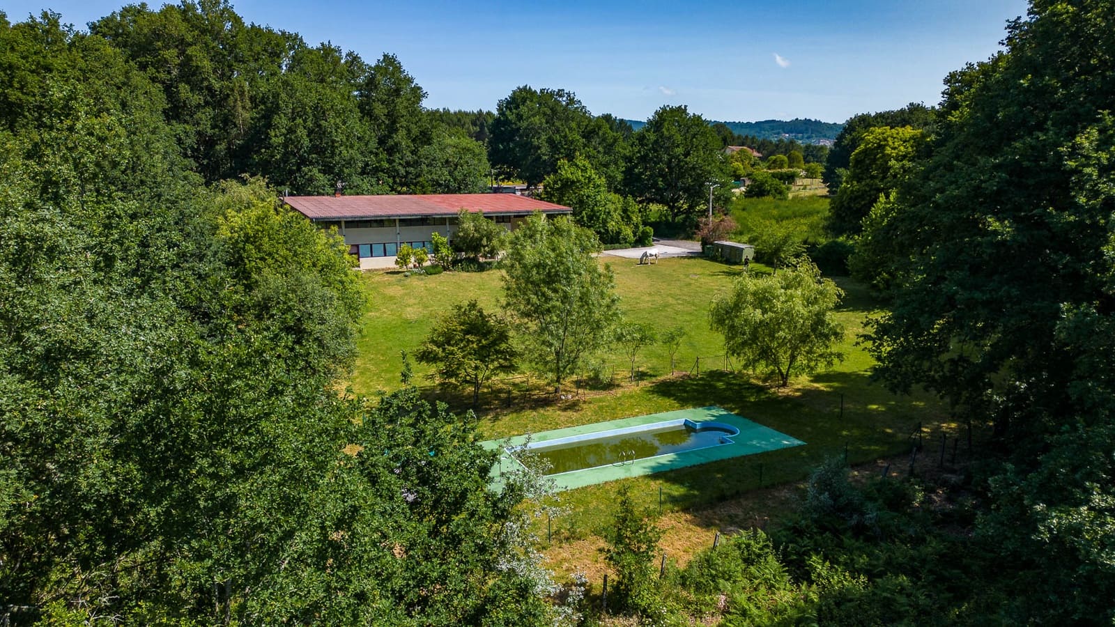 4 soveværelse Virksomhed til salg i Coles med swimmingpool - € 390.000 (Ref: 8781317)