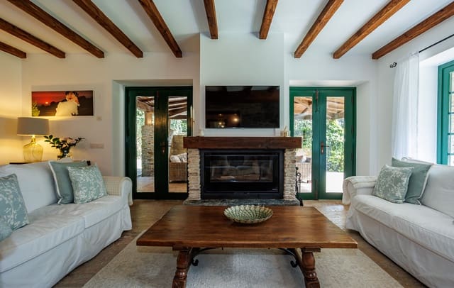 7 bedroom Finca/Country House for sale in Cedeira - € 570,000 (Ref: 8880900)