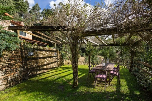 7 bedroom Finca/Country House for sale in Cedeira - € 570,000 (Ref: 8880900)