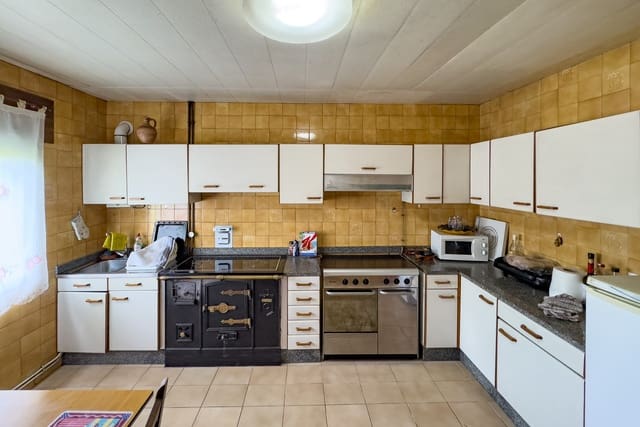 4 bedroom Finca/Country House for sale in A Pontenova - € 120,000 (Ref: 8880902)
