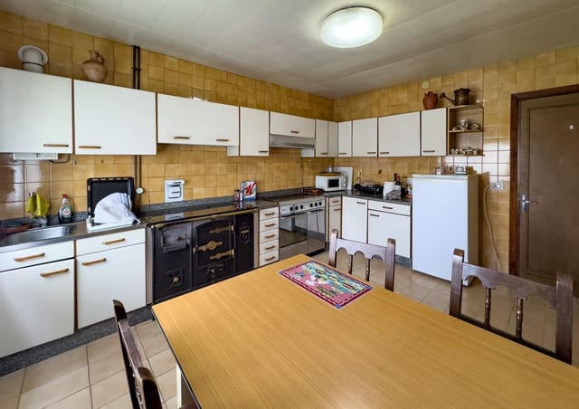 4 bedroom Finca/Country House for sale in A Pontenova - € 120,000 (Ref: 8880902)