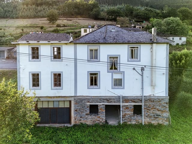 4 bedroom Finca/Country House for sale in A Pontenova - € 120,000 (Ref: 8880902)