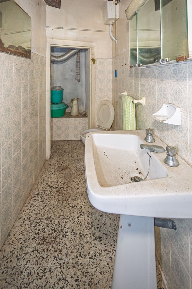 10 bedroom Finca/Country House for sale in Trabada - € 75,000 (Ref: 8882166)