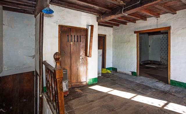 10 bedroom Finca/Country House for sale in Trabada - € 75,000 (Ref: 8882166)