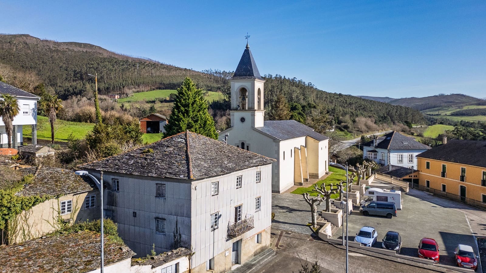 10 bedroom Finca/Country House for sale in Trabada - € 75,000 (Ref: 8882166)