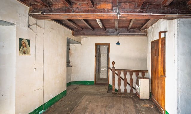 10 bedroom Finca/Country House for sale in Trabada - € 75,000 (Ref: 8882166)