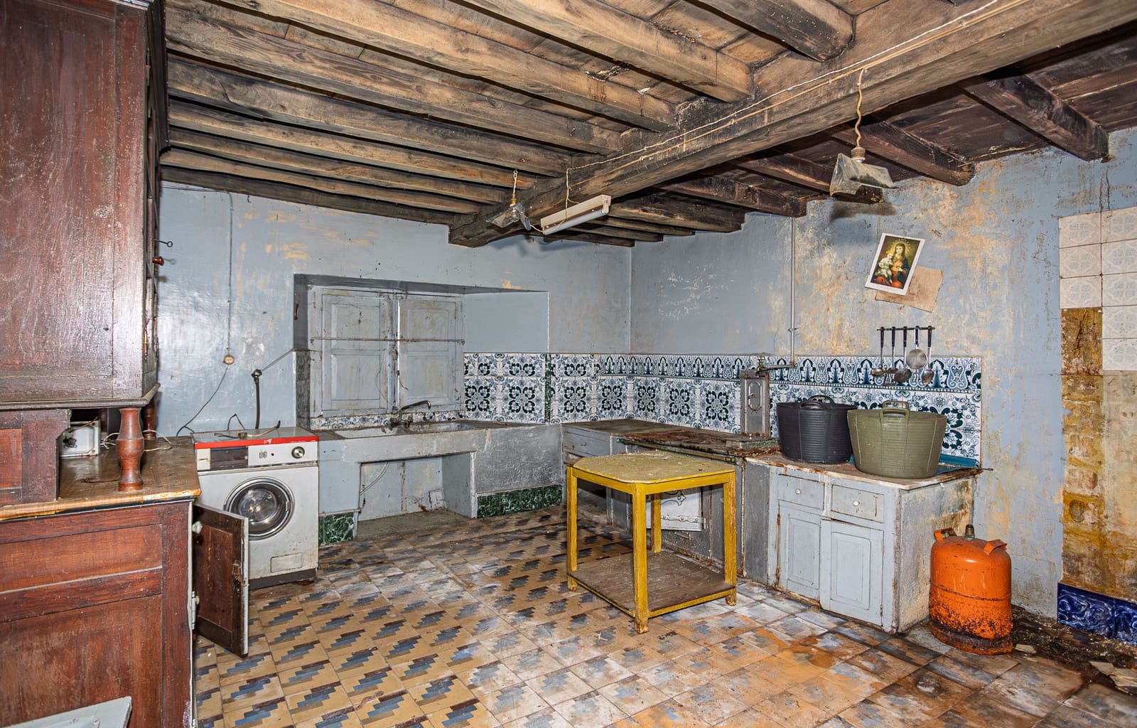 10 bedroom Finca/Country House for sale in Trabada - € 75,000 (Ref: 8882166)