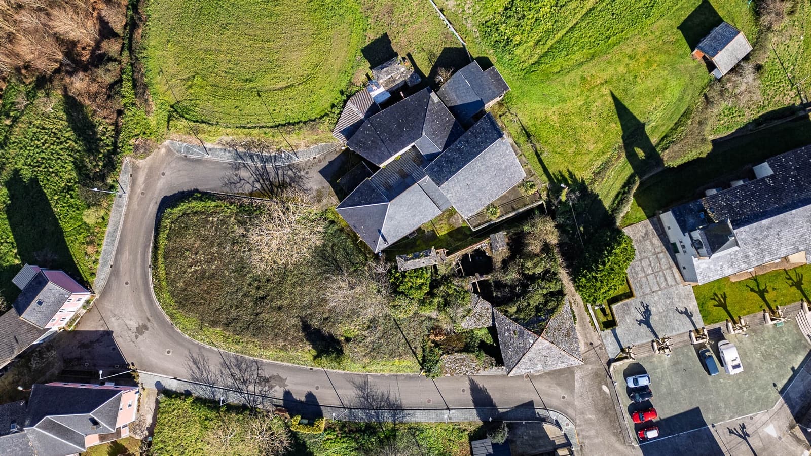 10 bedroom Finca/Country House for sale in Trabada - € 75,000 (Ref: 8882166)