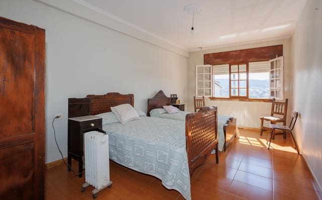 3 bedroom Finca/Country House for sale in Outes - € 349,000 (Ref: 8936005)