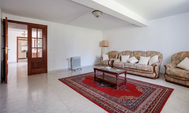 3 bedroom Finca/Country House for sale in Outes - € 349,000 (Ref: 8936005)