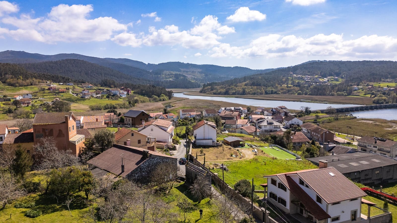 3 bedroom Finca/Country House for sale in Outes - € 349,000 (Ref: 8936005)