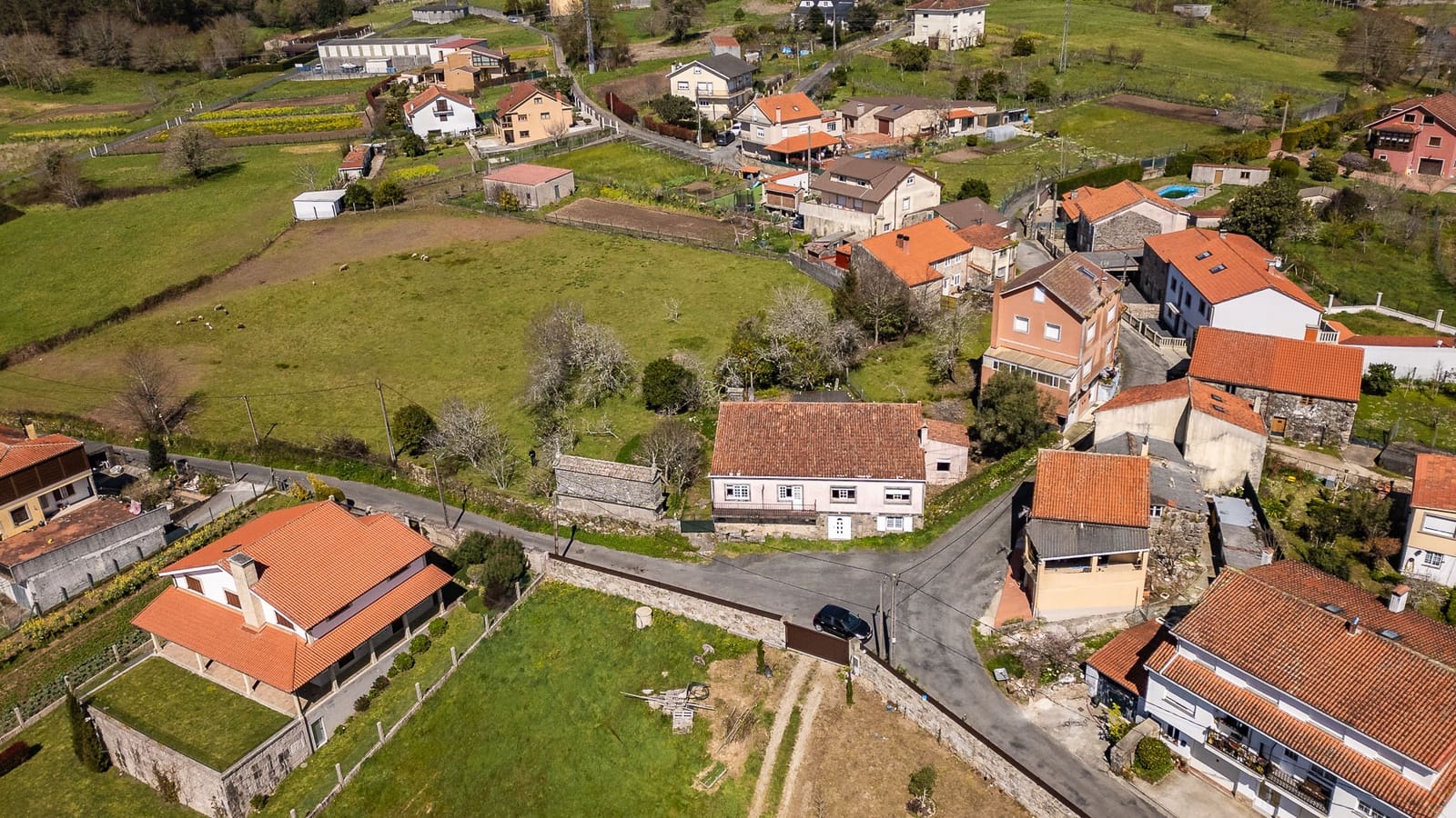 3 bedroom Finca/Country House for sale in Outes - € 349,000 (Ref: 8936005)