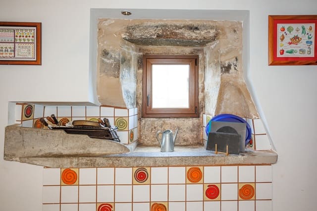 5 bedroom Finca/Country House for sale in A Laracha - € 495,000 (Ref: 8942152)