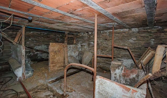 3 quarto Quinta/Casa Rural para venda em Outeiro de Rei - 60 000 € (Ref: 8953143)